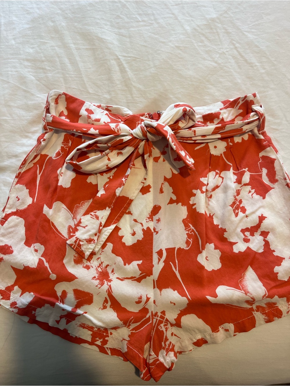 High-Waist Floral Tie-Waist Shorts - Coral & White